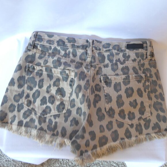 BLANK NYC 27 Denim Leopard Print Distressed Jean Shorts - Picture 5 of 12